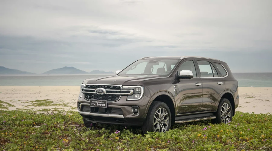 02-Everest-Titanium-4x4-Off-road